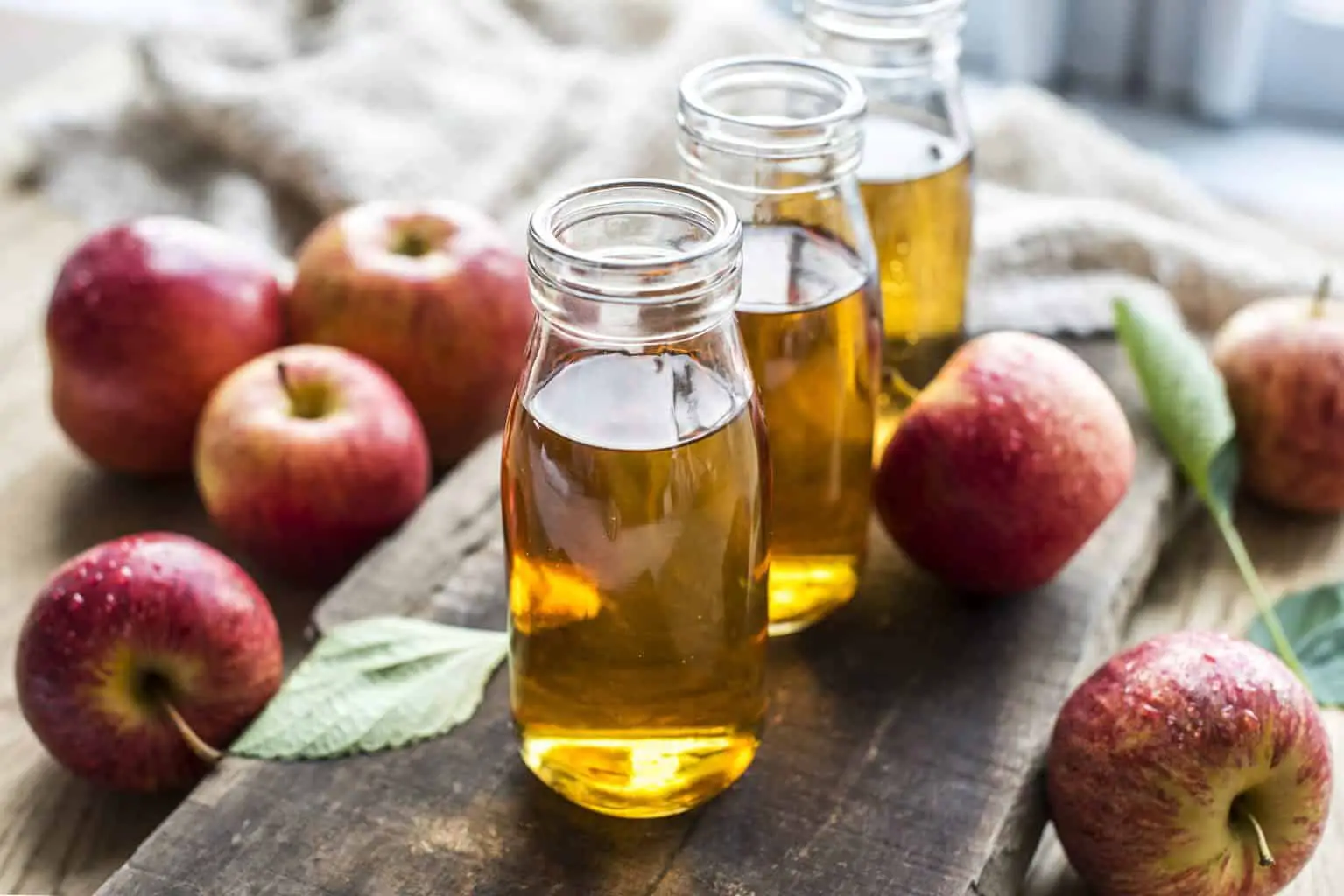 vinegar with apples