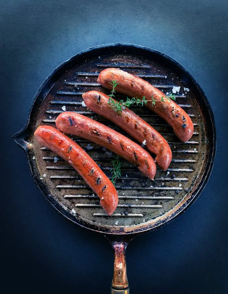 Sausages in a circular pan