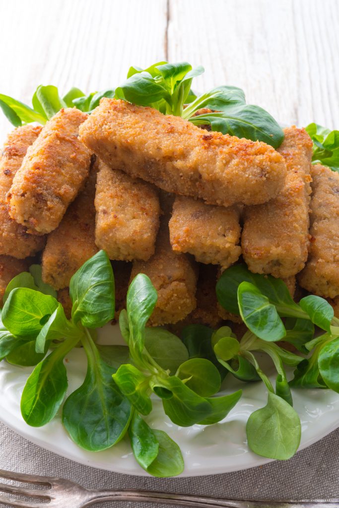 Fish sticks with salad