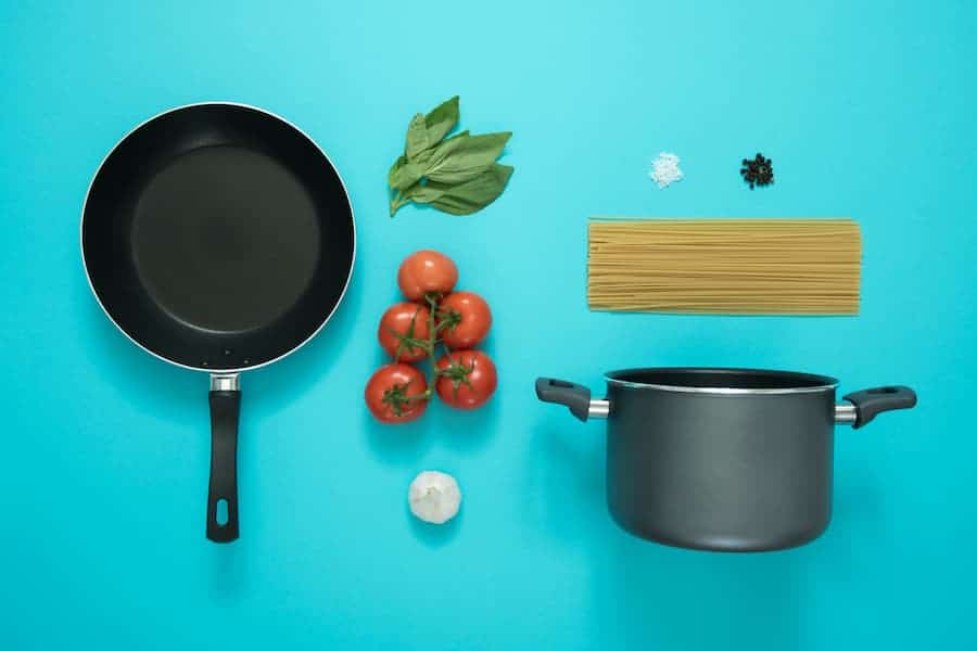 Cookware set with food recipe
